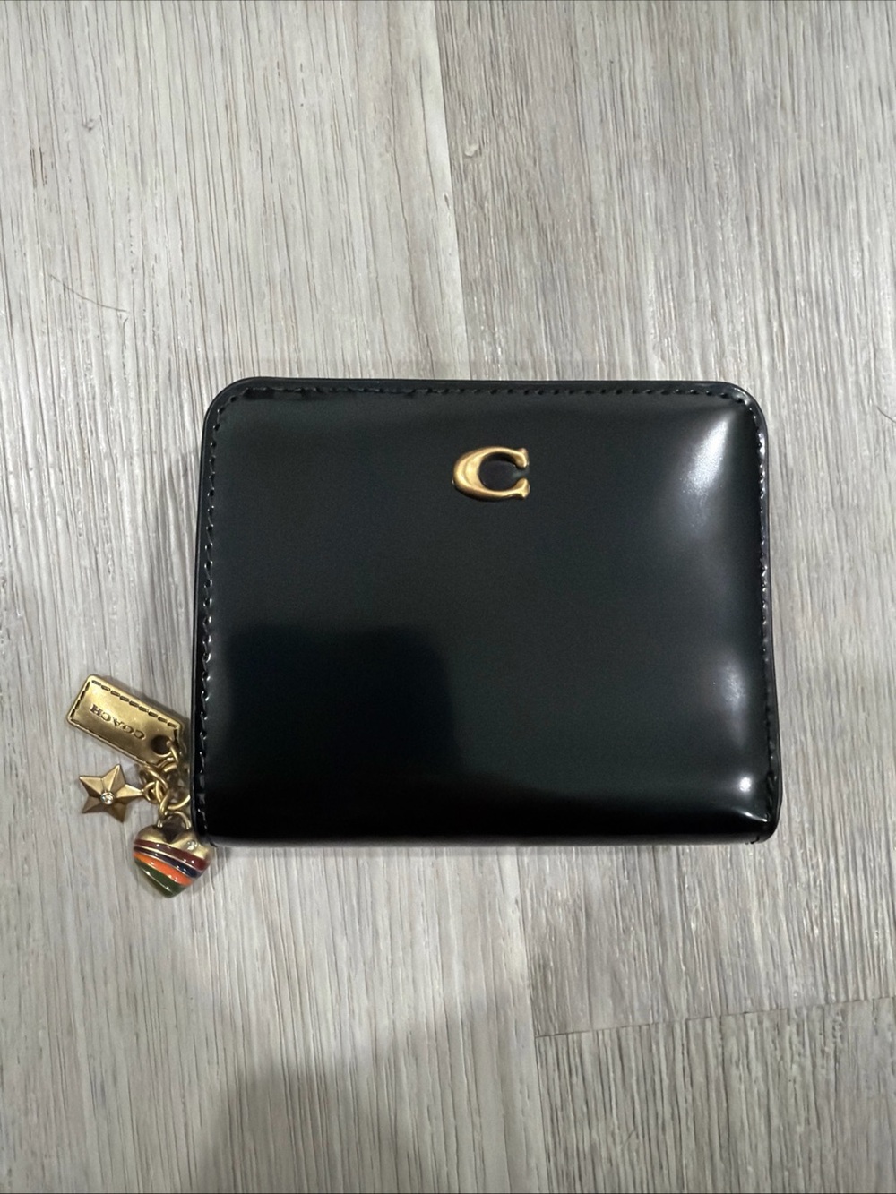 Coach Spazzolato Black Patent Leather Essential Billfold Wallet